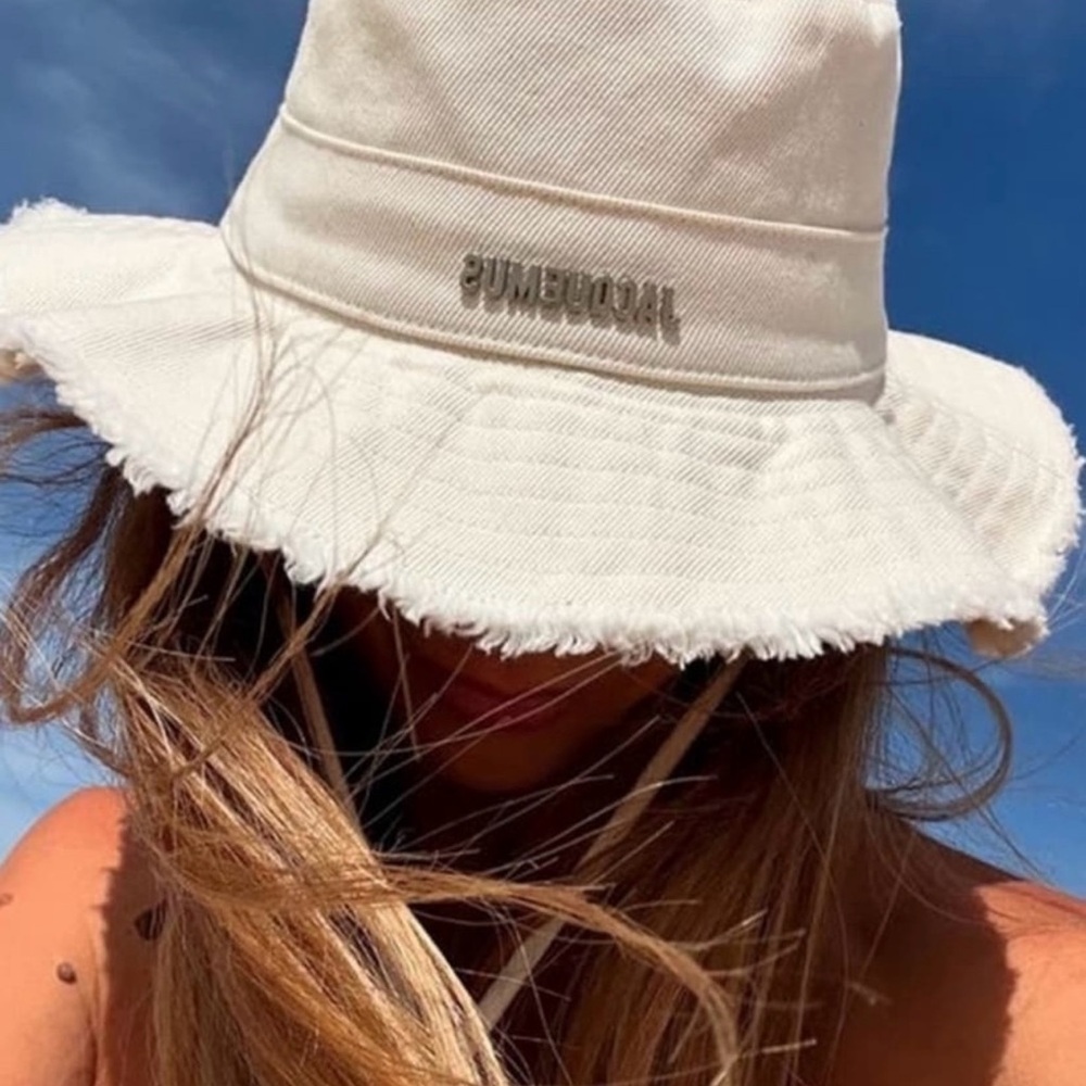 Jacquemus Frayed-Edge Cream Bucket Hat